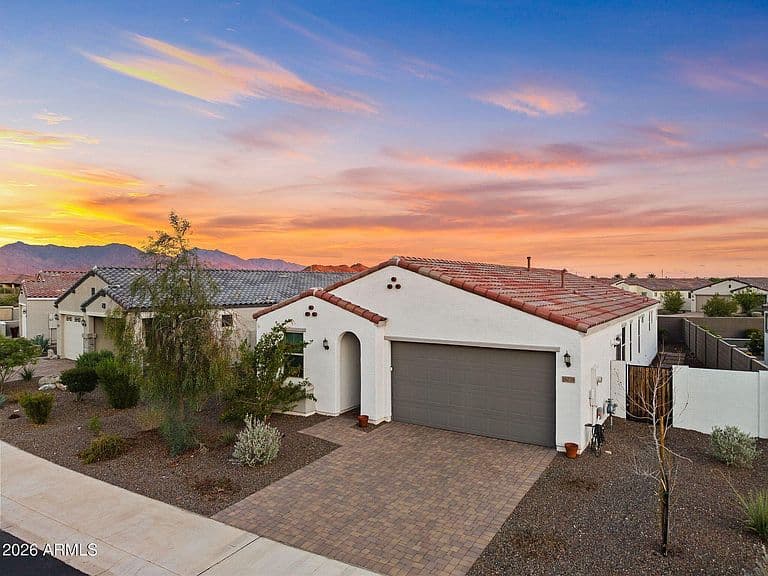 18039 W AMBER RIDGE Way photo 3