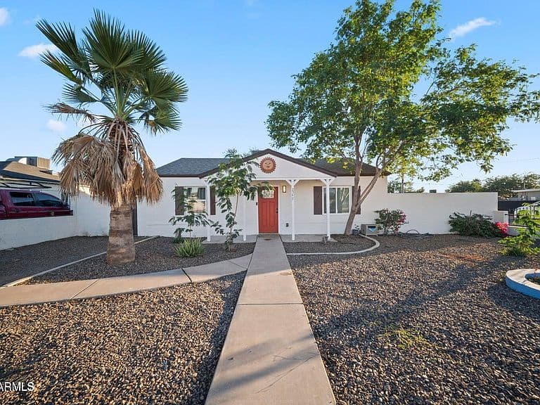 2547 W ADAMS Street photo 1