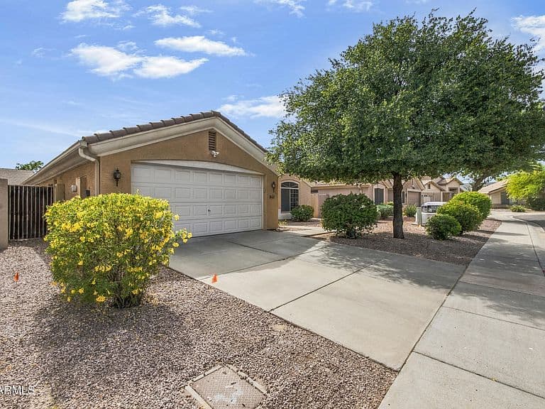 8637 W APACHE Street photo 3