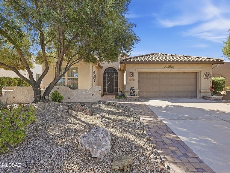 2172 E Bluejay Bluff Ln photo 1