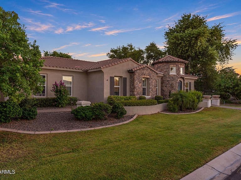 4339 E ESTRELLA Court photo 3