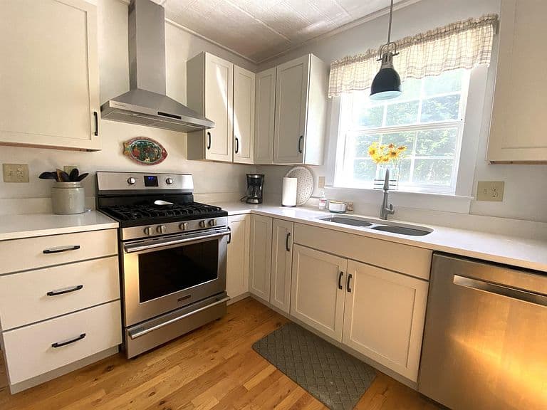 818 West Shore Road photo 5