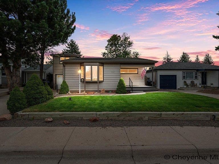 3607 Alexander Ave photo 1