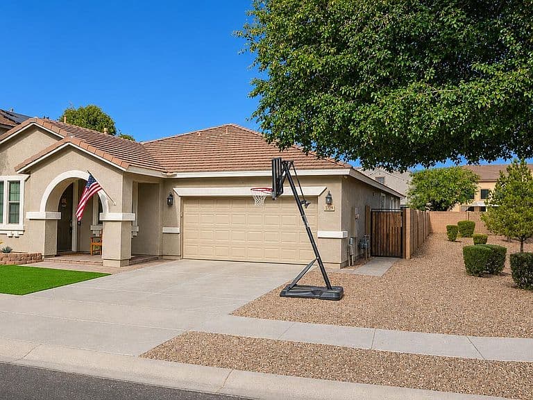 2729 S HANSEN Drive photo 2
