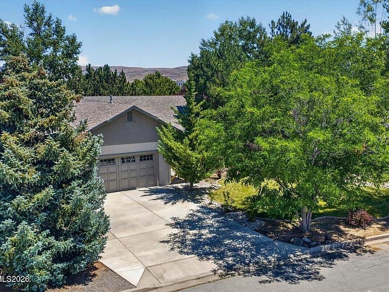 145 Carlene Dr photo 3