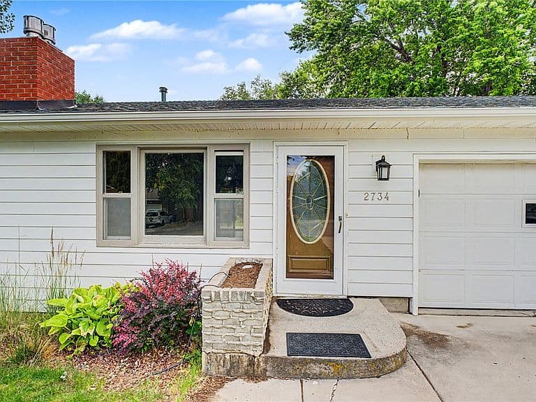 2734 Beth Dr photo 4
