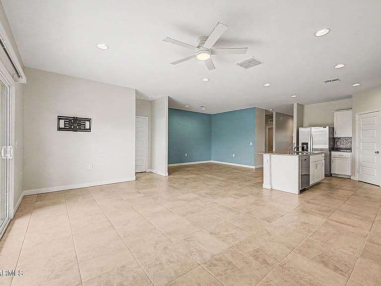 10056 S SAGUARO Drive photo 5