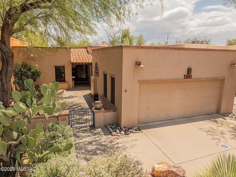 5631 E Sutler Ln photo 2