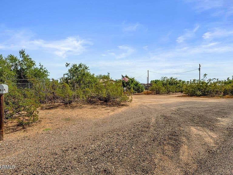 2141 N PLAZA Drive photo 4