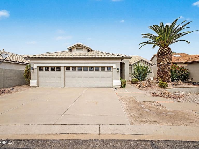 9222 E NACOMA Drive photo 2