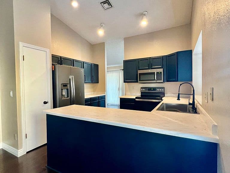 13643 S 36th Way photo 2