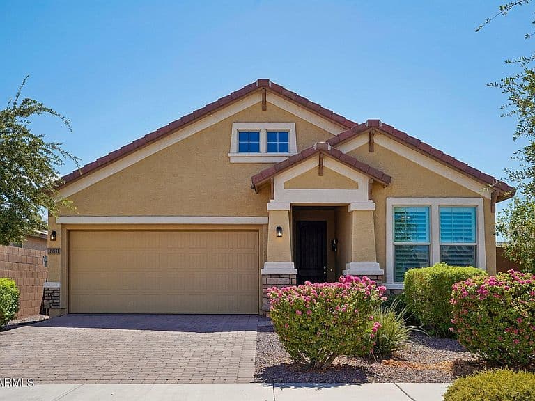 18831 W CHRISTY Drive photo 2