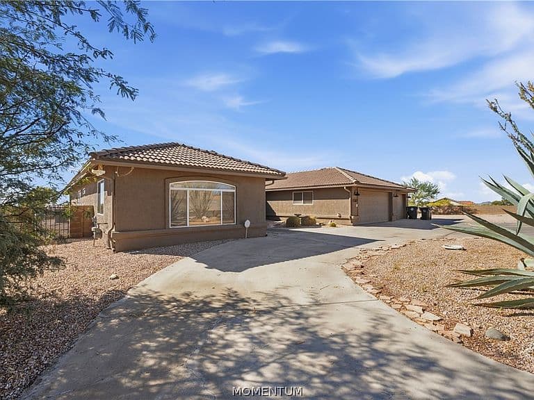 2263 Hopi Drive photo 4