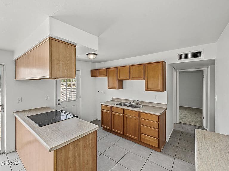 8126 E Baker Dr photo 2