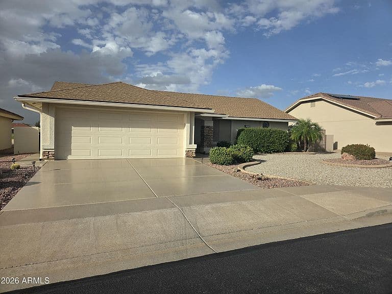 11454 E MENDOZA Avenue photo 1