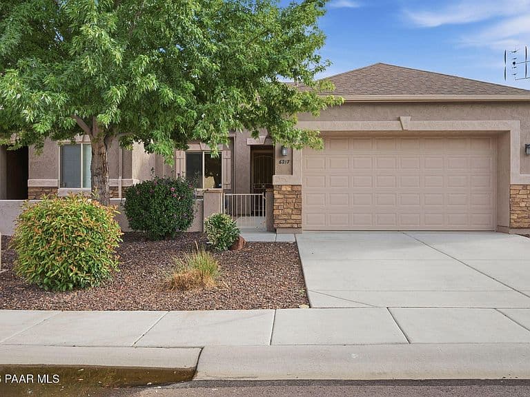 6217 E Thorne Ln photo 1