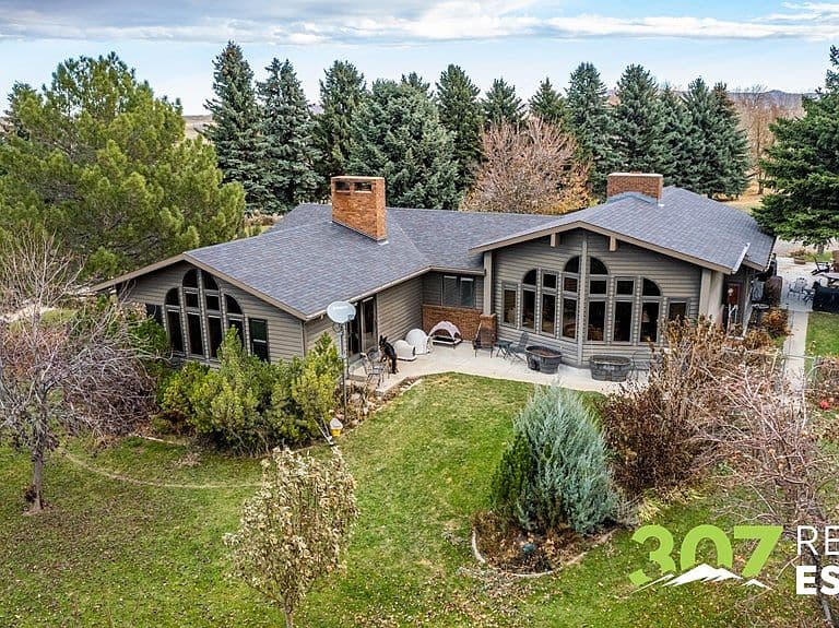 60 Frost Ln photo 3