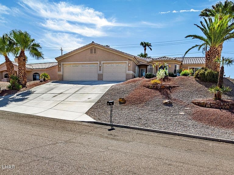 2830 Papeete Dr photo 3