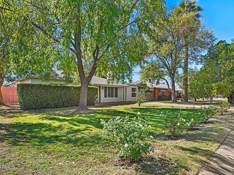 807 E LAMAR Road photo 2