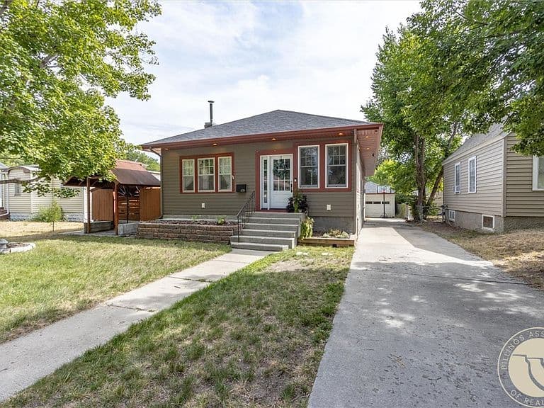 638 Lewis Ave photo 1