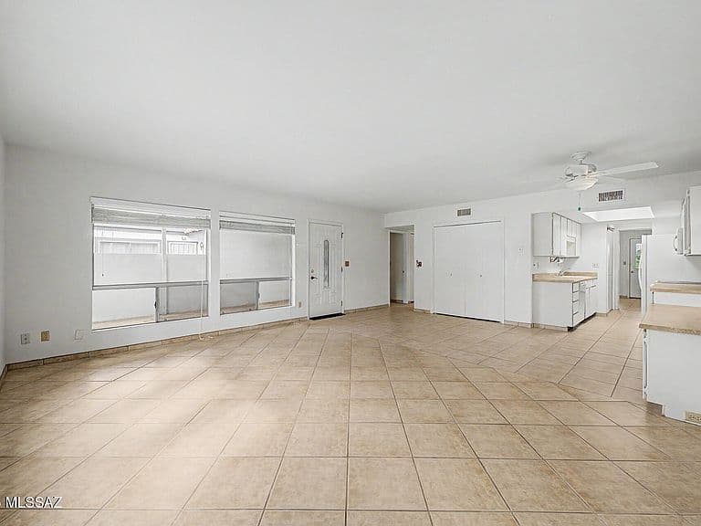 412 N Calle Del Diablo photo 3