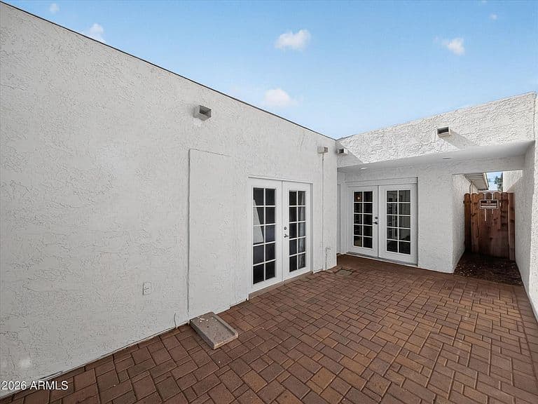 970 W TULSA Street photo 5