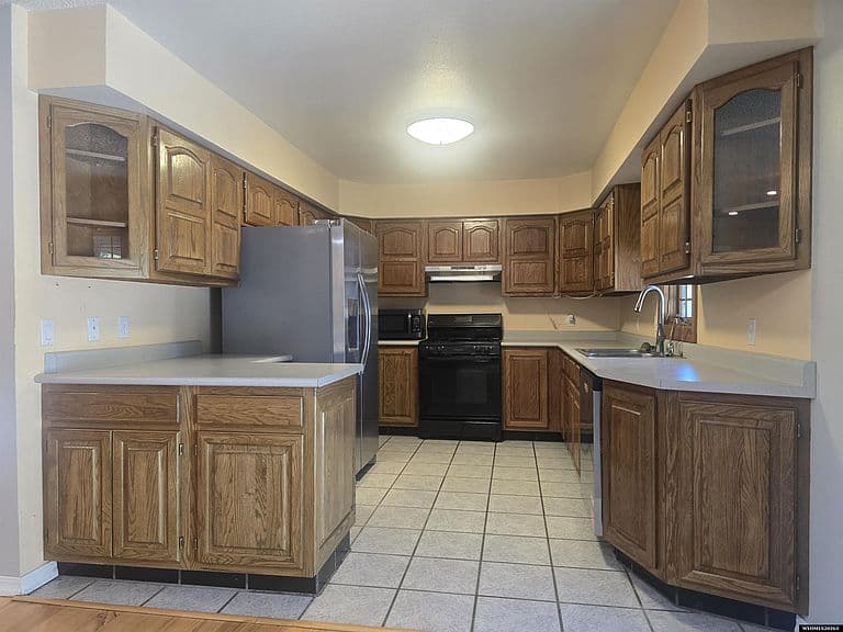 921 Sussex photo 5