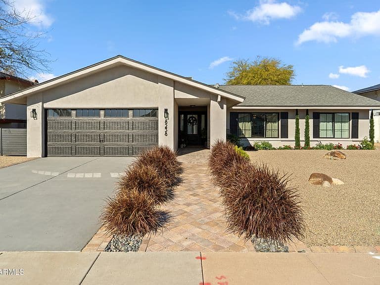 8238 E SAN MIGUEL Avenue photo 1