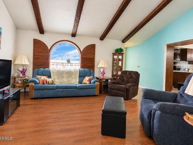 182 LAGUNA Drive E photo 4