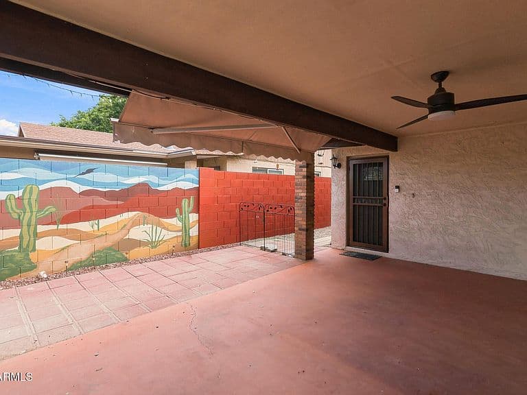 1823 E JAMAICA Avenue photo 2