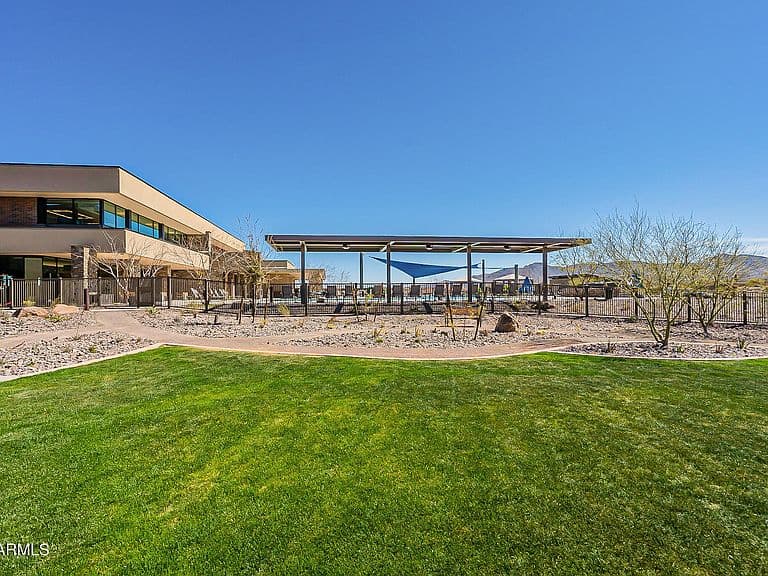 27080 W ADAM Avenue photo 5