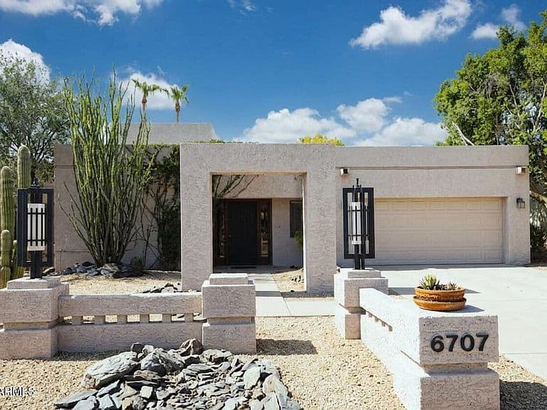 6707 E JUNIPER Avenue photo 1