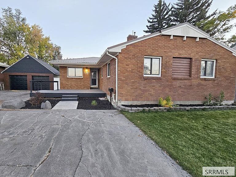 130 E Anderson St photo 1