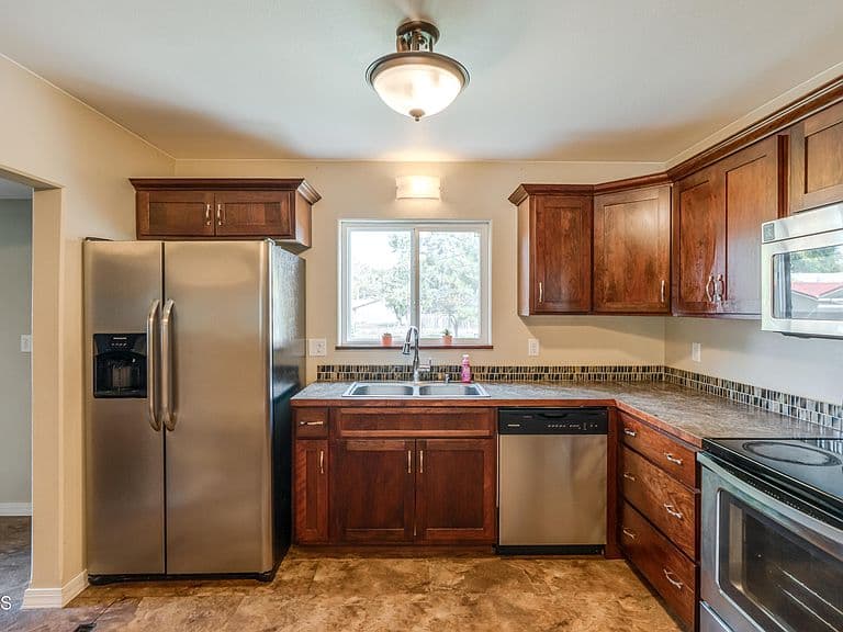1016 W Sweet Ave photo 4