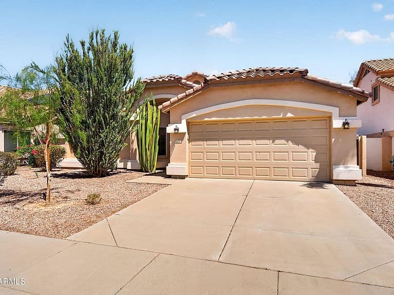 16415 S 38TH Place photo 3
