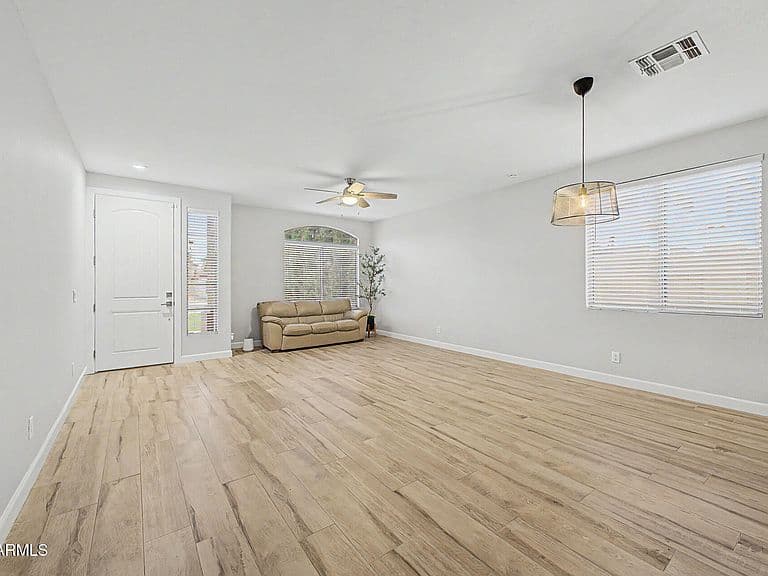 550 N WILSON Court photo 2