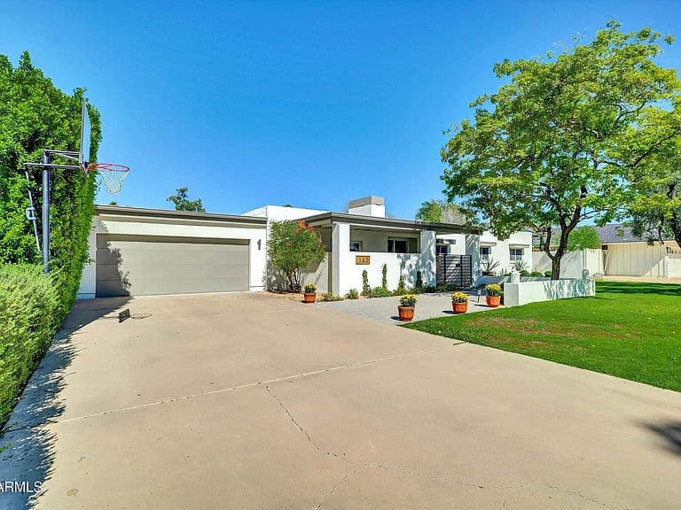 132 W LAS PALMARITAS Drive photo 2