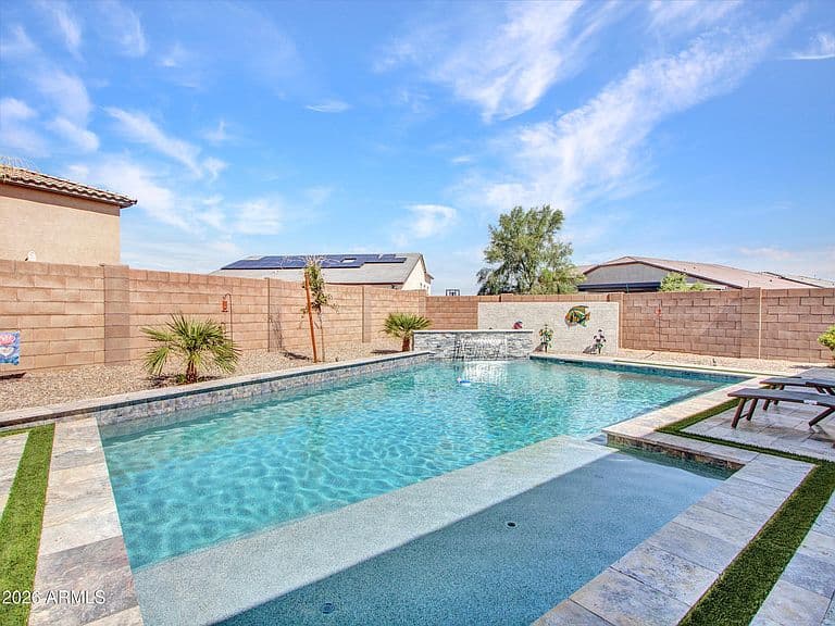 17314 W LOMA Lane photo 1