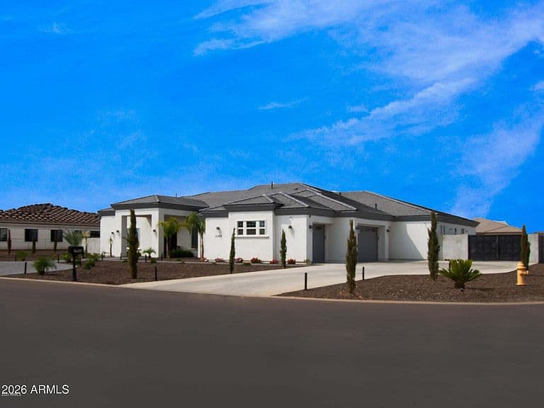 15904 W CINNABAR Court photo 1
