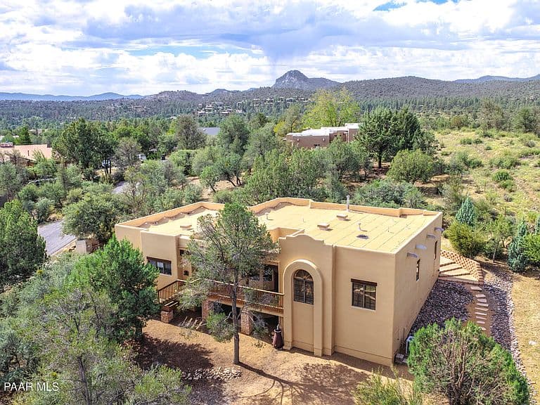 73 Woodside Dr photo 3