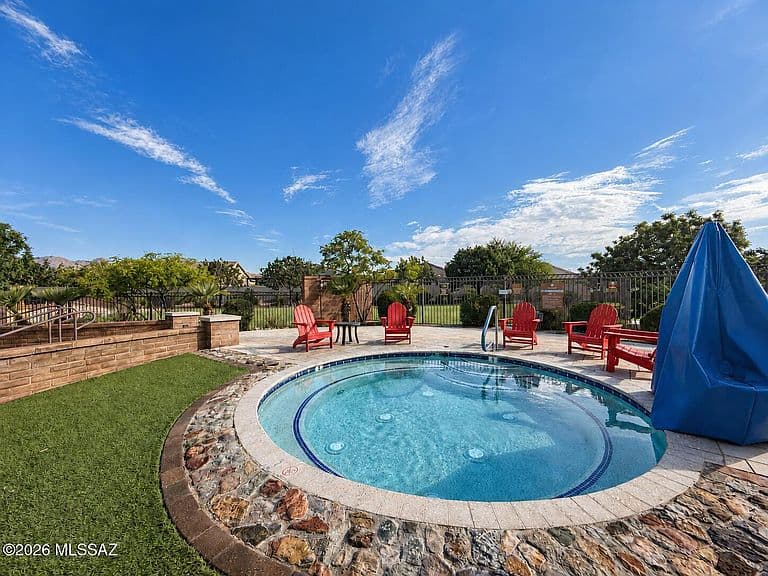 1076 W Desert Firetail Ln photo 5