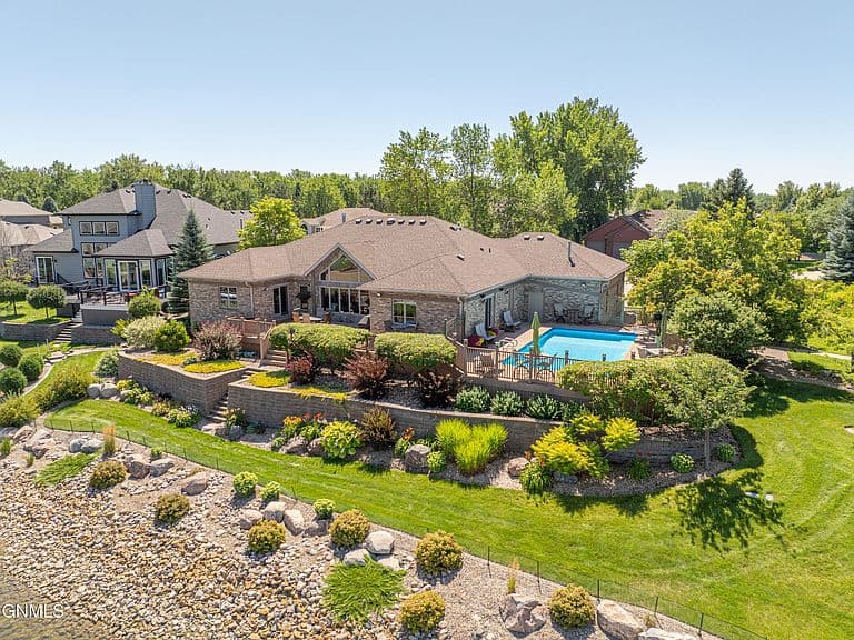 1524 Buccaneer Pl photo 1