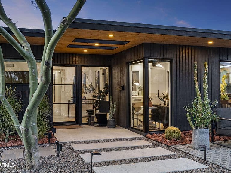 8124 E GRANADA Road photo 1