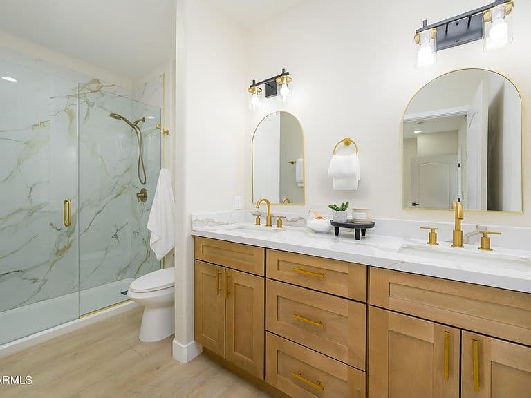 1081 W 1ST Street #16 photo 3