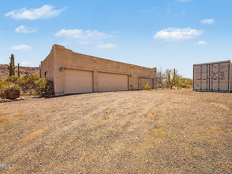 407 E Honda Bow Road photo 2