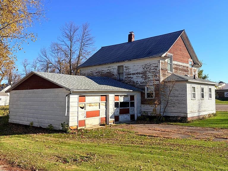 200 1st Ave NE photo 3