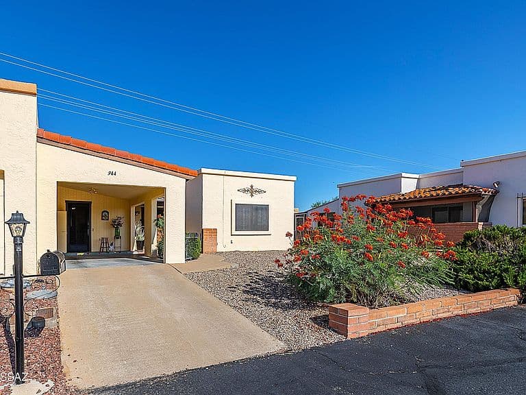 944 W Camino Guarina photo 1