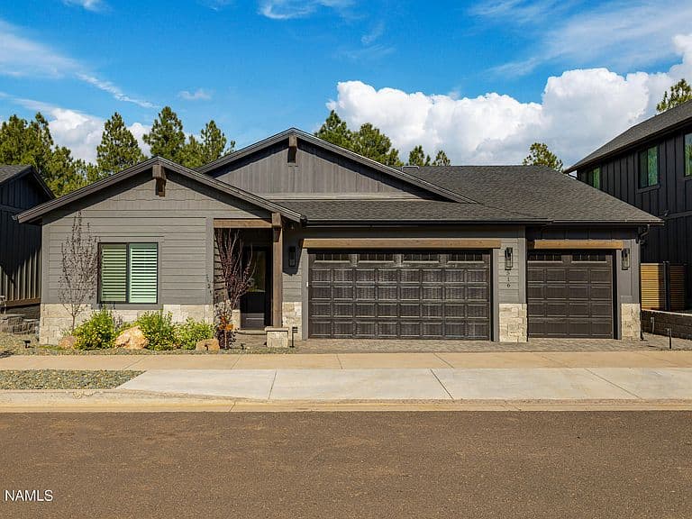 516 N Valerian Ln photo 1