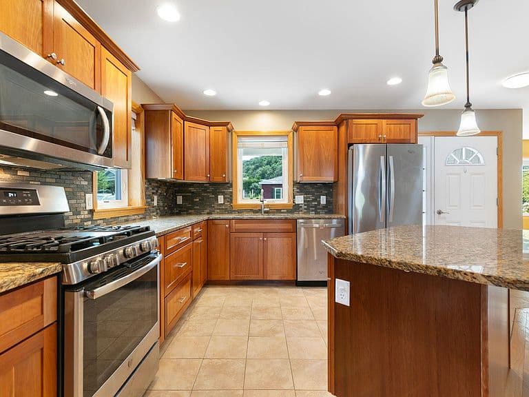 171 Buttonwood Drive photo 3