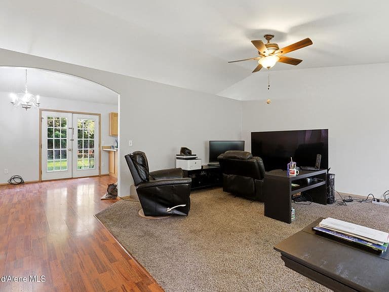 1053 W Heron Ave photo 4